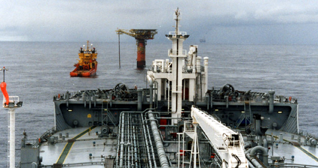 Rescue/support vessel has taken the hawser-hose